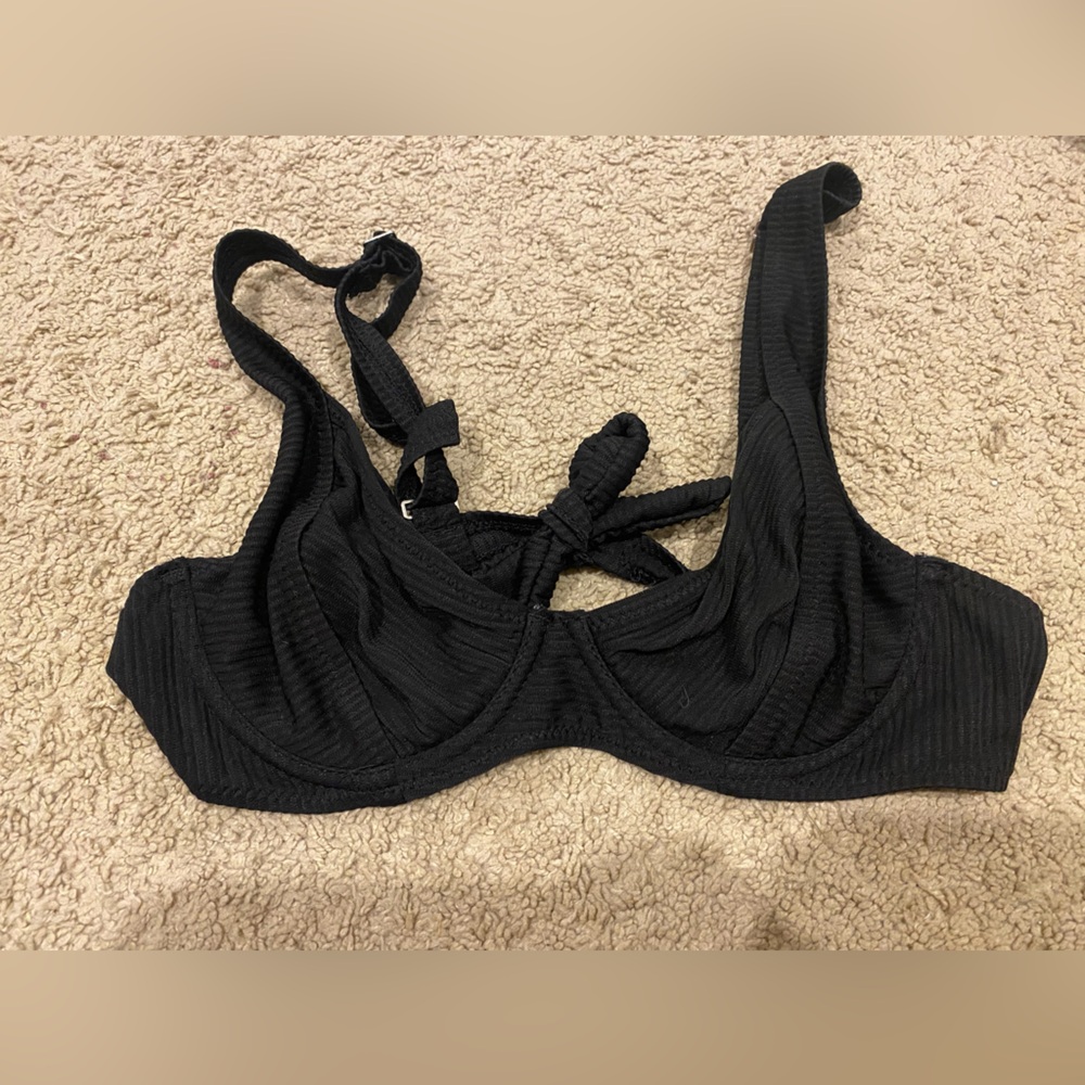 Black bikini top